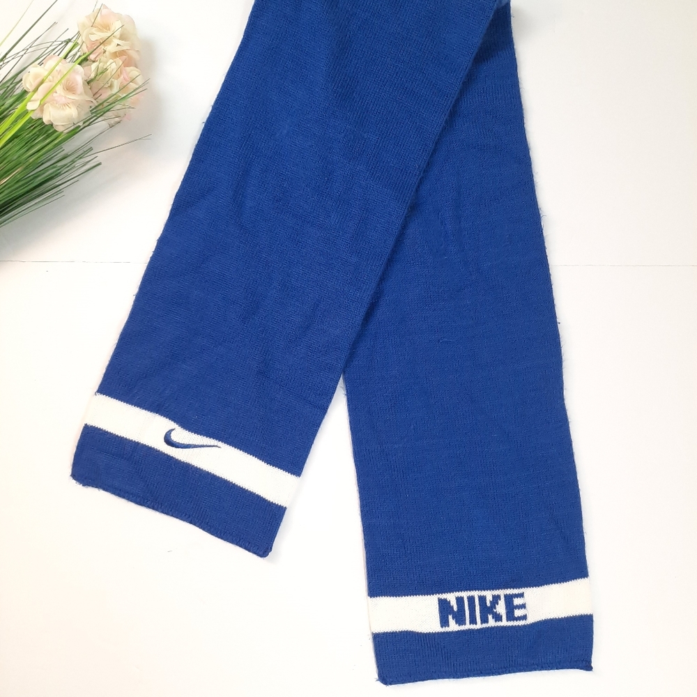 Nike scarf